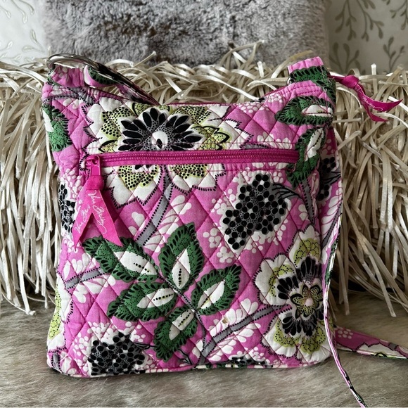 VERA BRADLEY Priscilla Pink Zip Hipster Crossbody Green Floral 2012 Quilted - Picture 7 of 15